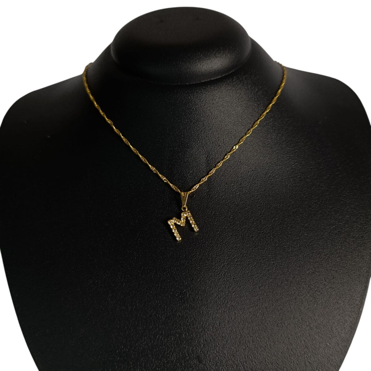 Colar Letra M Dourado Cravejado Folheado