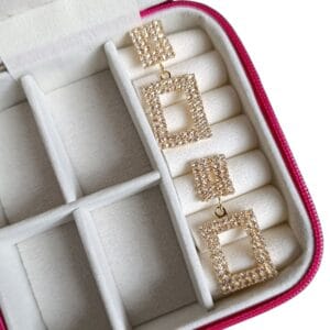 Brinco Quadrado Strass Dourado Biju
