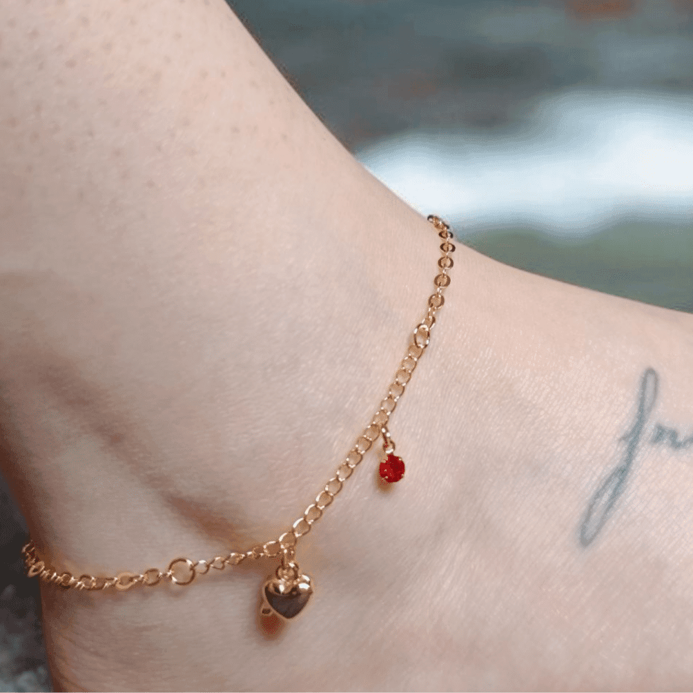 Tornozeleira Dourada Coração Ponto De Luz Vermelho Folheada