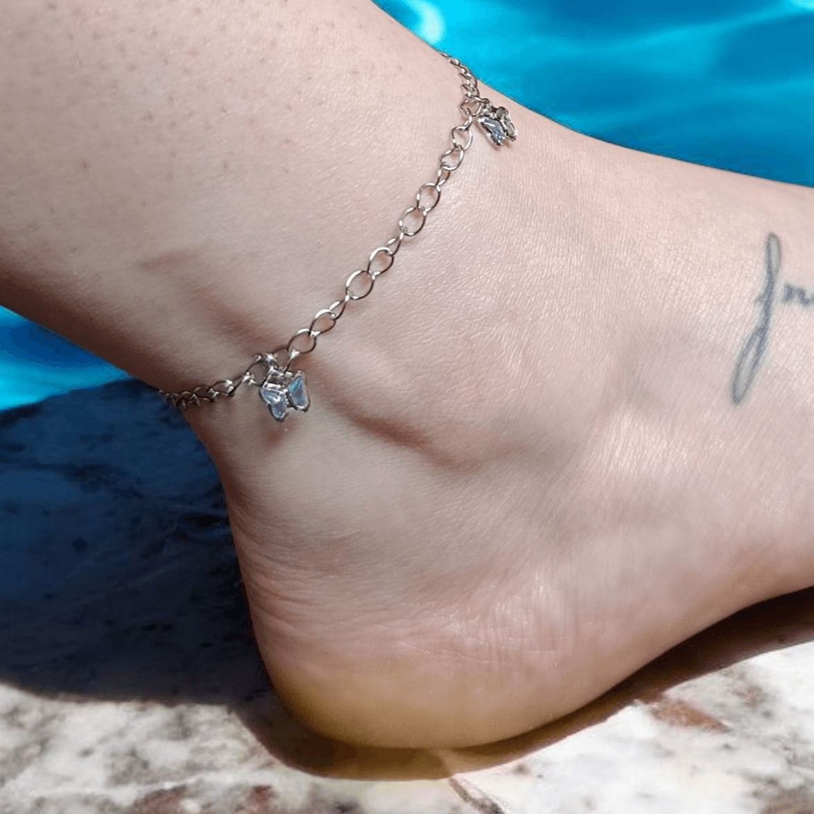 Tornozeleira Prata Borboleta Azul Claro Aço Inoxidável