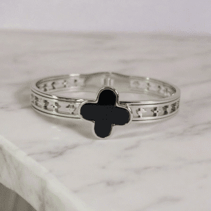 Bracelete Aço Cirúrgico Vazado Trevo Preto Borboleta Prata