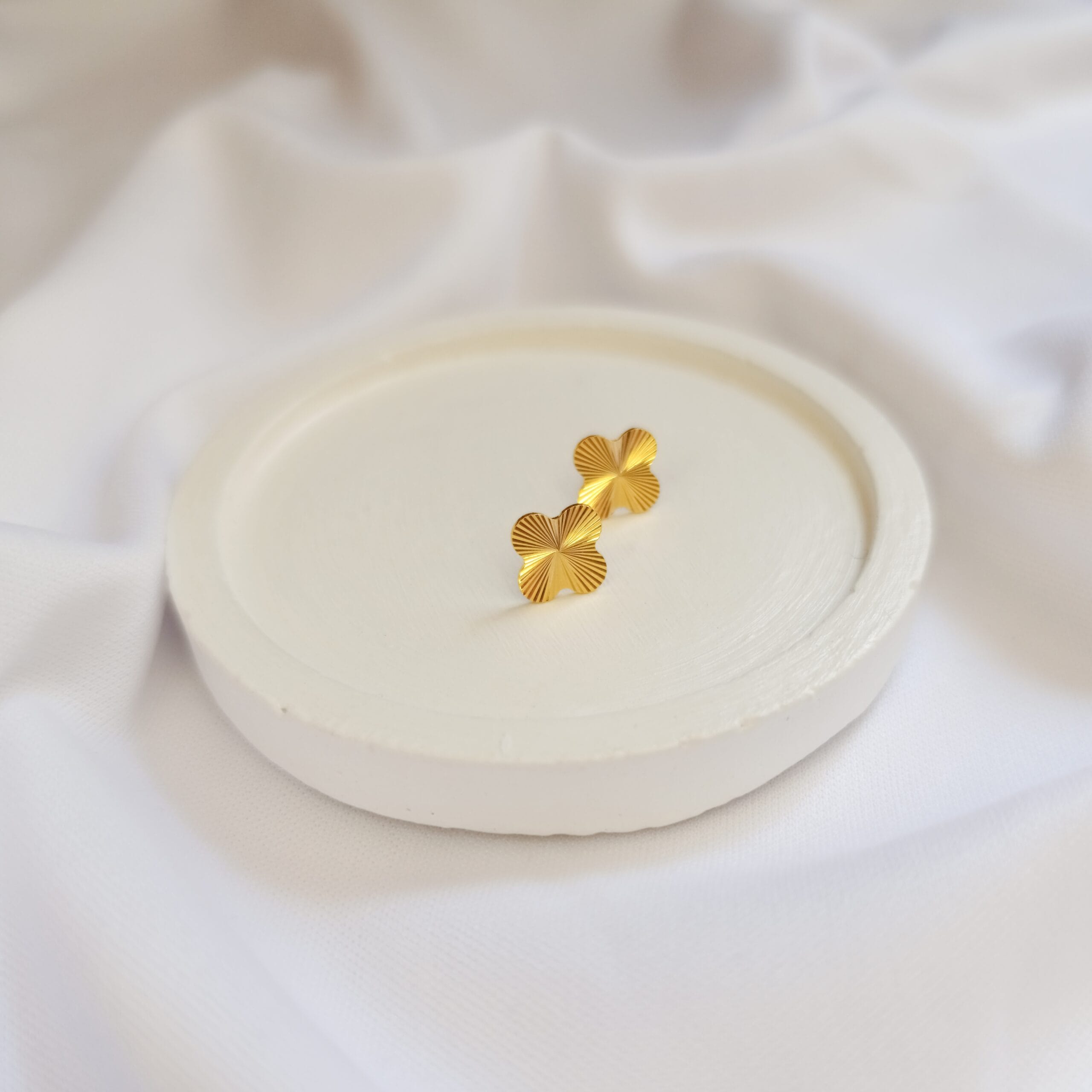 Brinco Trevo Dourado P Folheado