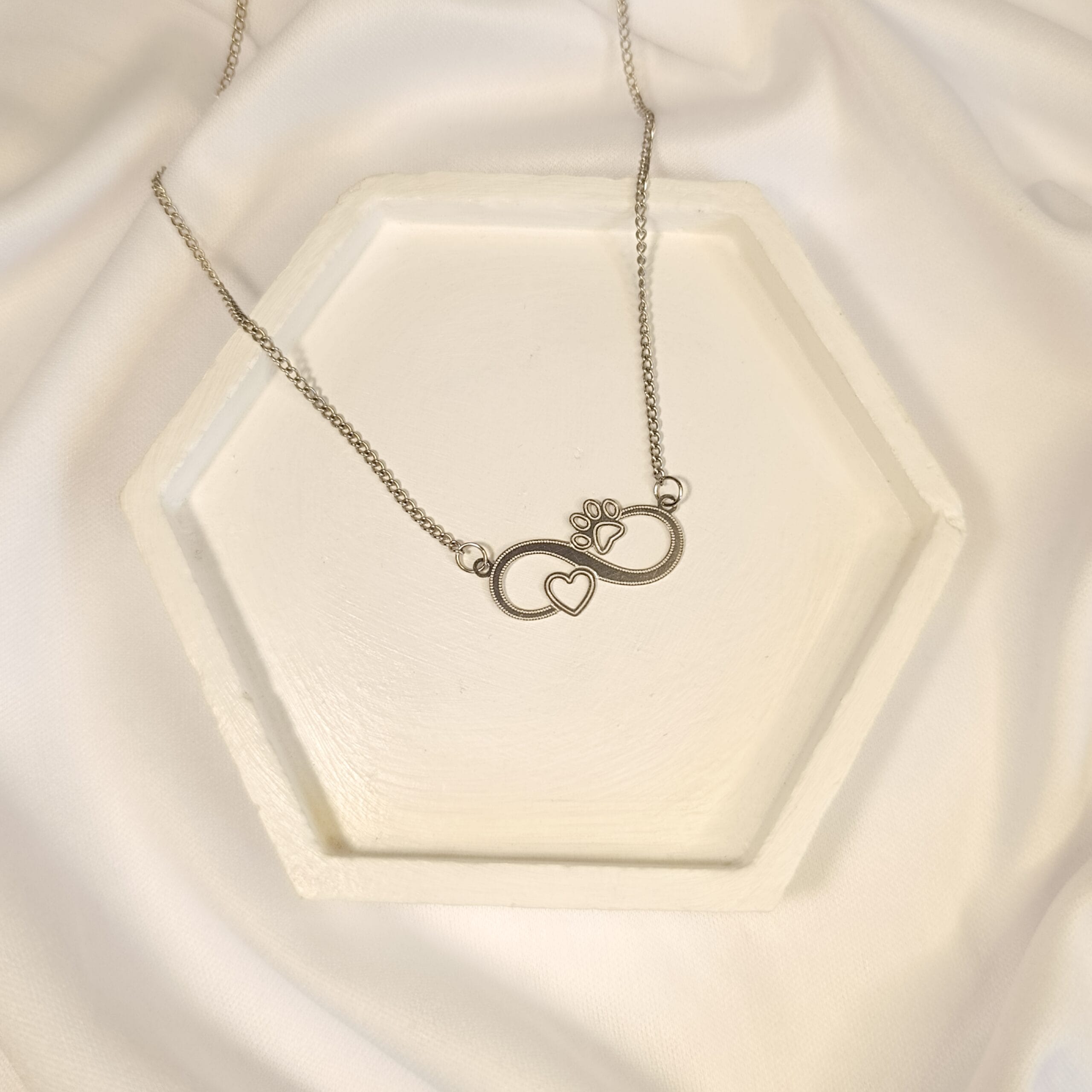 Colar Infinito Coração e Patinha Prata Aço Inoxidável