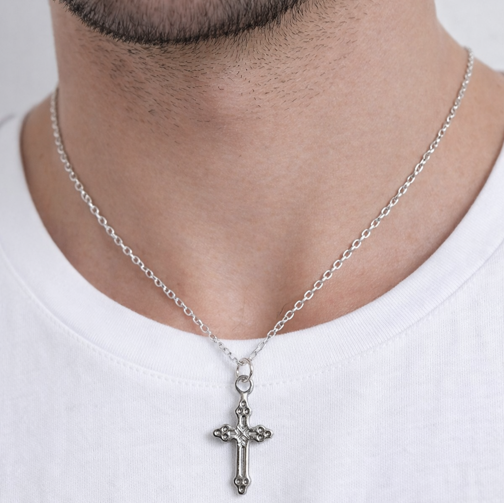 Corrente Cruz Trabalhada Prata Folheado
