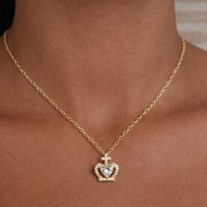 Colar Coroa Cravejada Dourada Folheada