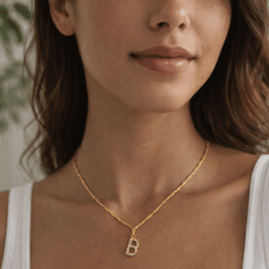 Colar Letra B Dourado Cravejado Folheado