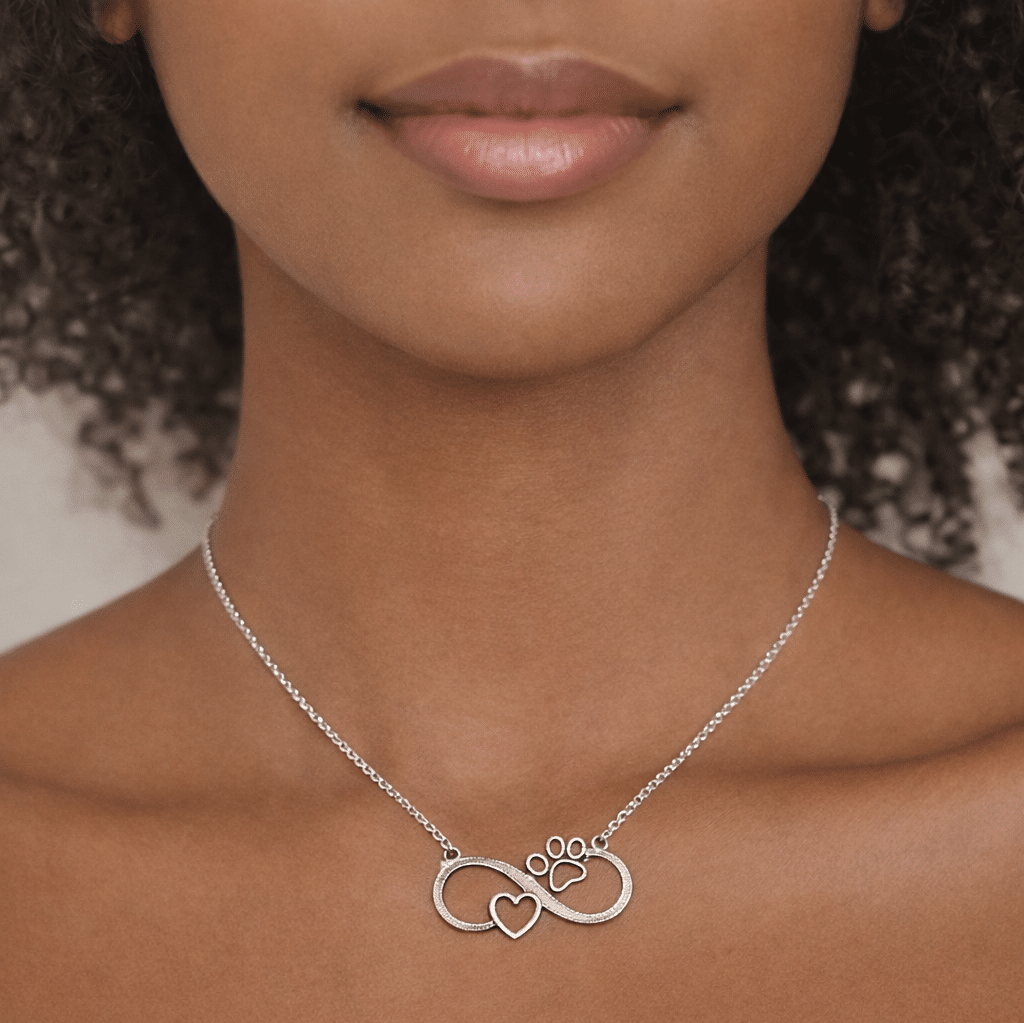 Colar Infinito Coração e Patinha Prata Aço Inoxidável
