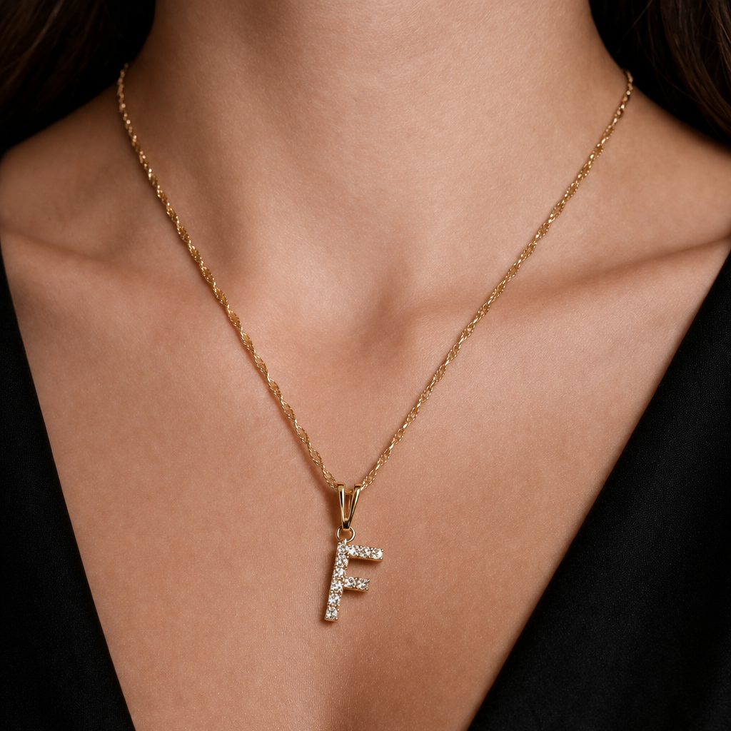 Colar Letra F Dourado Cravejado Dourado Folheado