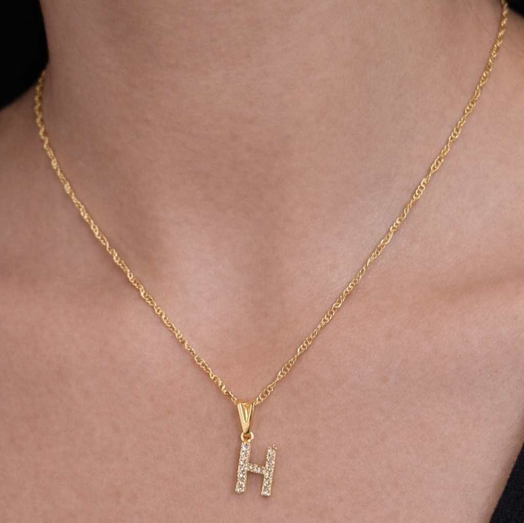 Colar Letra H Dourado Folheado