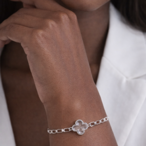 PULSEIRA TREVO TRANSPARENTE PRATA