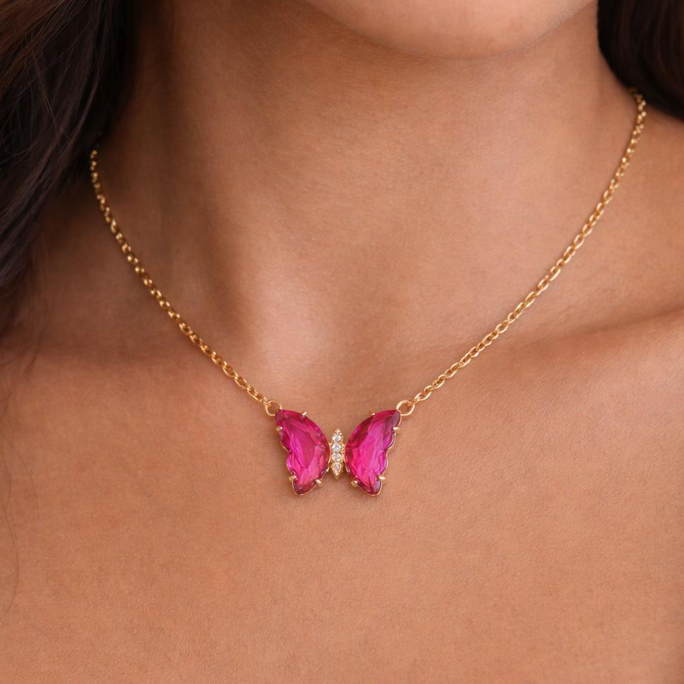 Colar Cristal Dourada Borboleta Rosa Folheado