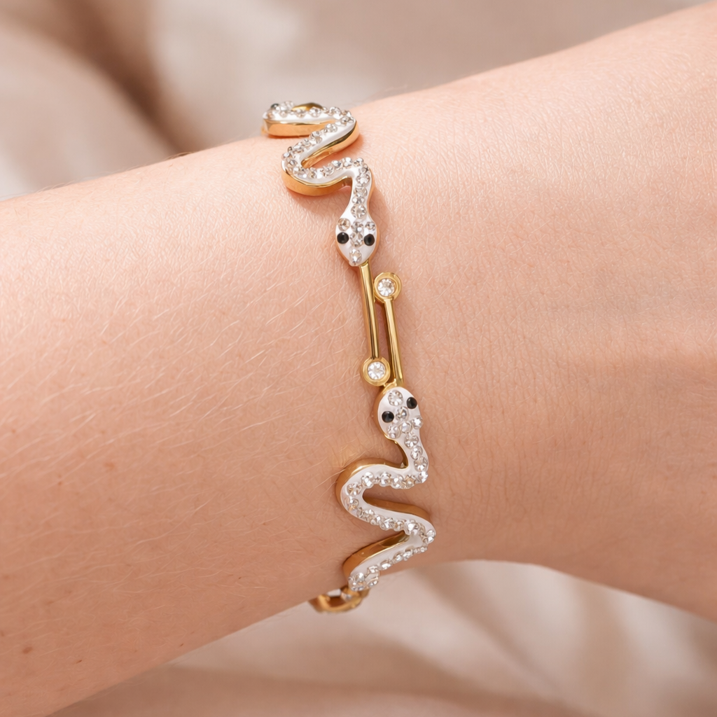 Bracelete Cobra Cravejada Detalhe Branco Dourado Aço Inoxidável