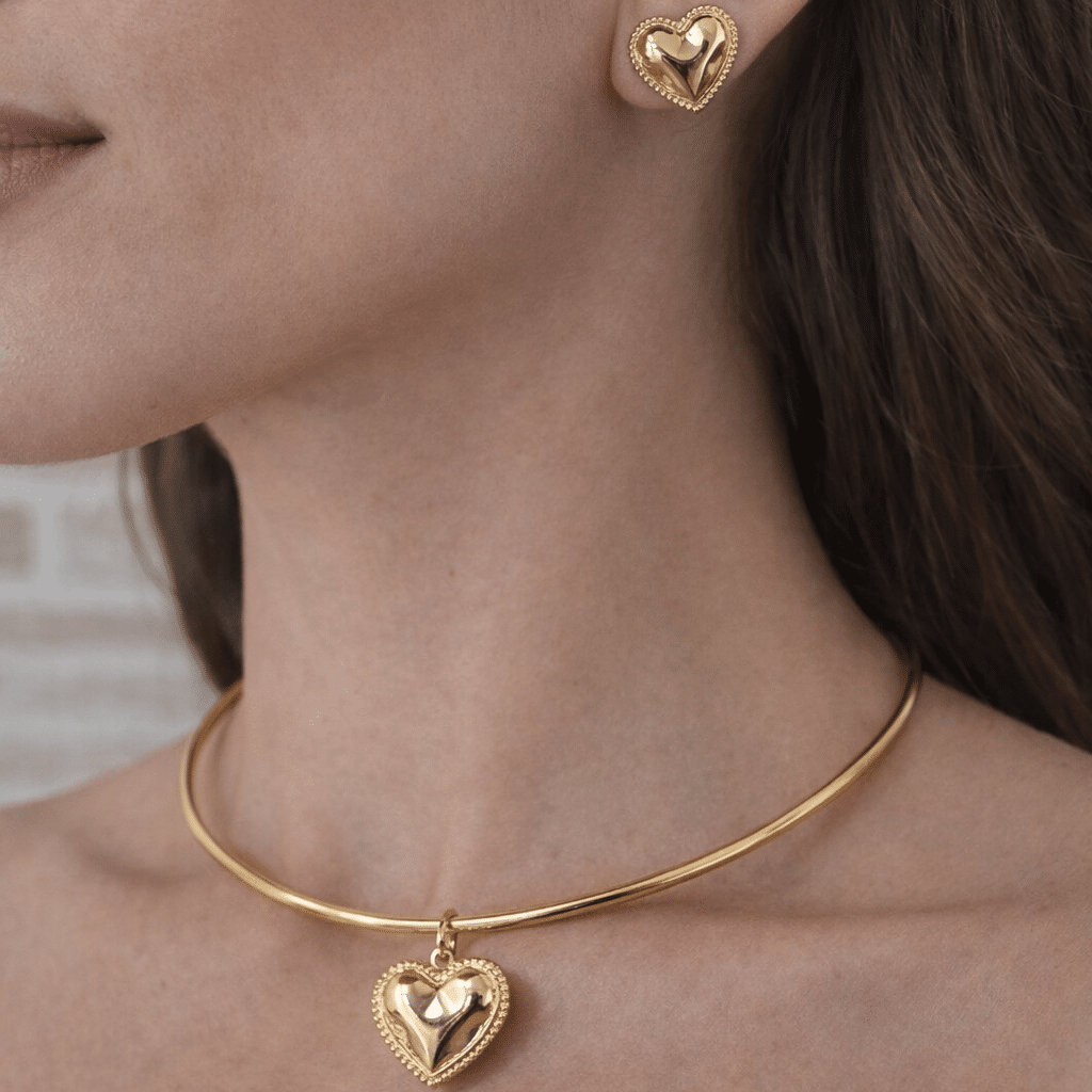 Conjunto Aro Metal Choker Coração Amassado Folheado